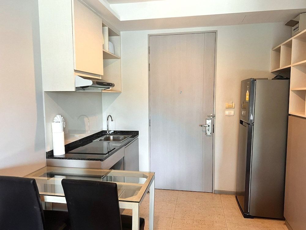 undefined 6 Avenue Surin by Lofty 8