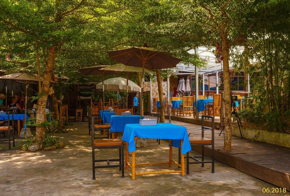 undefined The Aristo Beach by Holy Cow 318 10