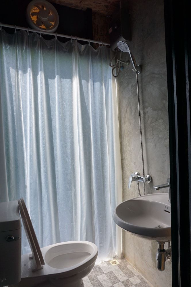 undefined Near Beach Hostel - Adults Only 8