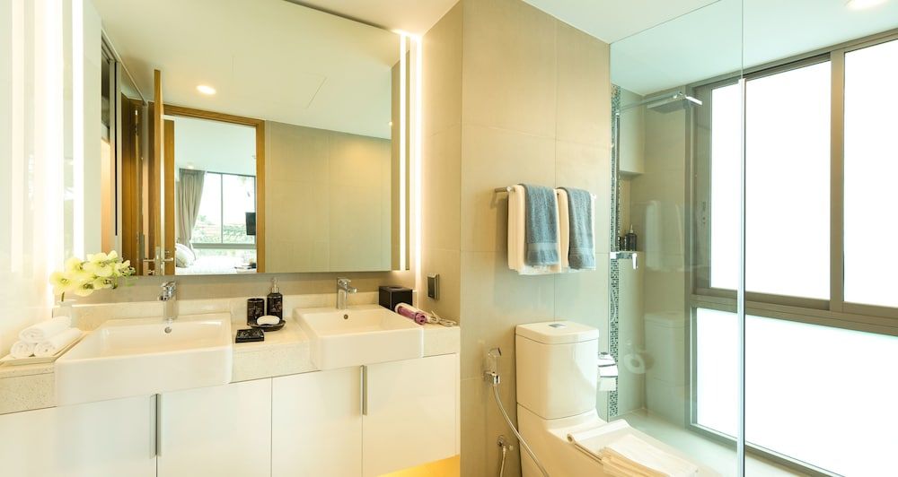 Oceanstone Phuket by Holy Cow 211 Deluxe Apartment 16