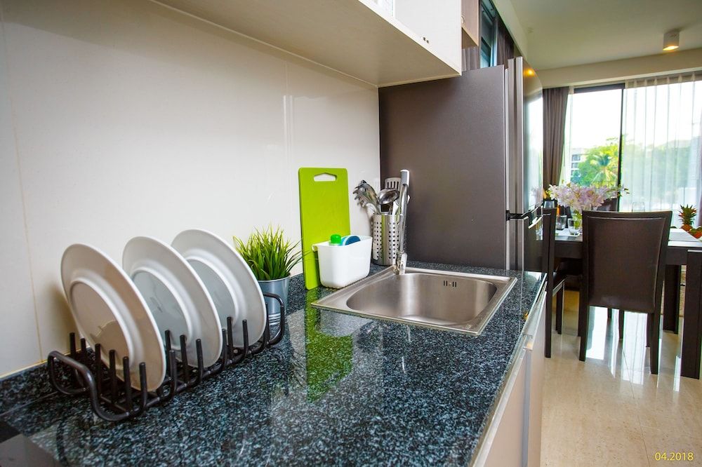 6th Avenue Phuket Surin - by Holy cow Comfort Apartment 10