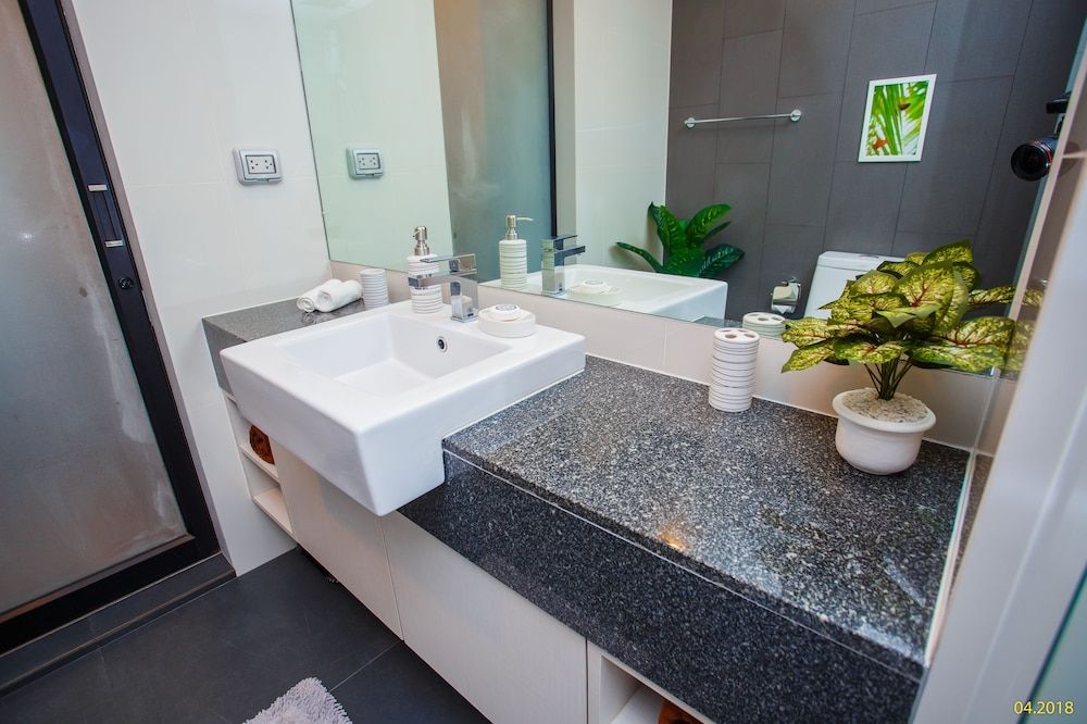 6th Avenue Phuket Surin - by Holy cow Comfort Apartment 24