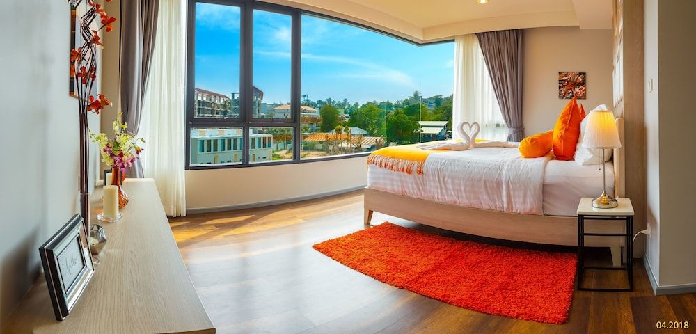 undefined 6th Avenue Phuket Surin - by Holy cow 4