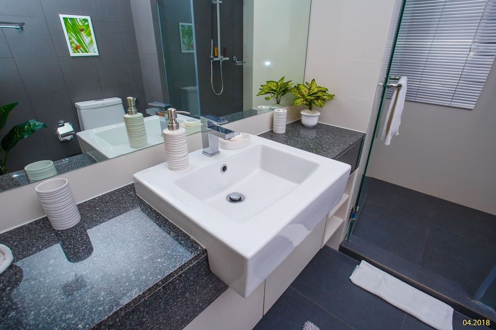 6th Avenue Phuket Surin - by Holy cow Comfort Apartment 25