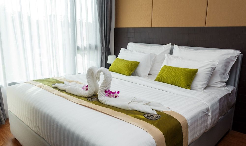 undefined The Aristo by Holy Cow 421 10