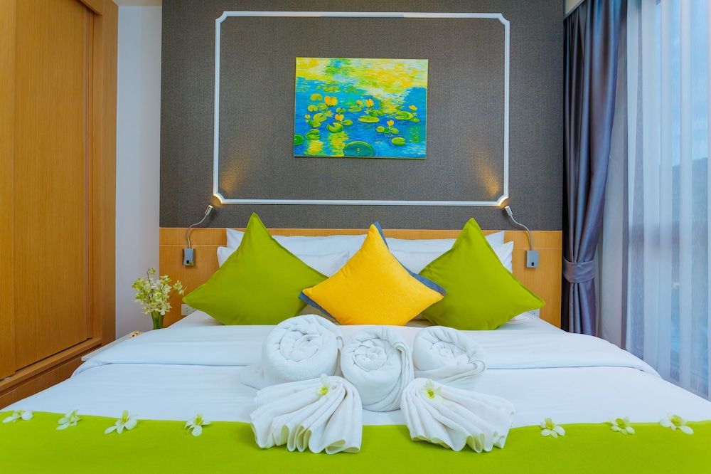 undefined The Aristo-2 by Holy Cow 614 6