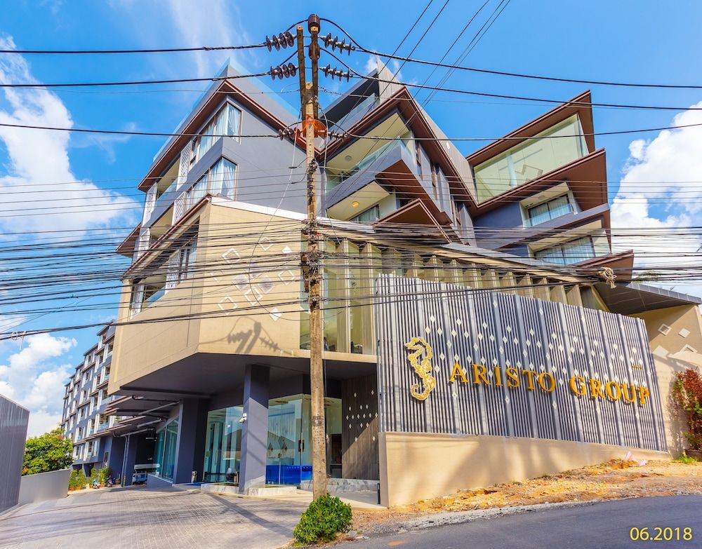 undefined The Aristo Beach by Holy Cow 2