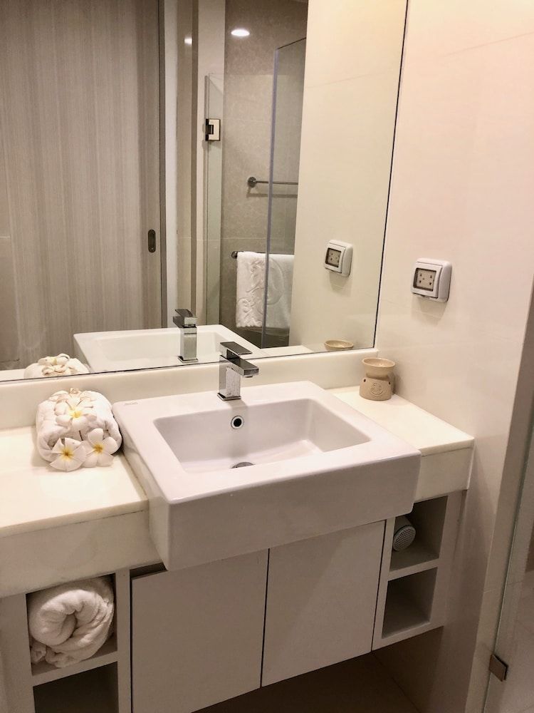 The Aristo by Holy Cow 610 Family Apartment 16