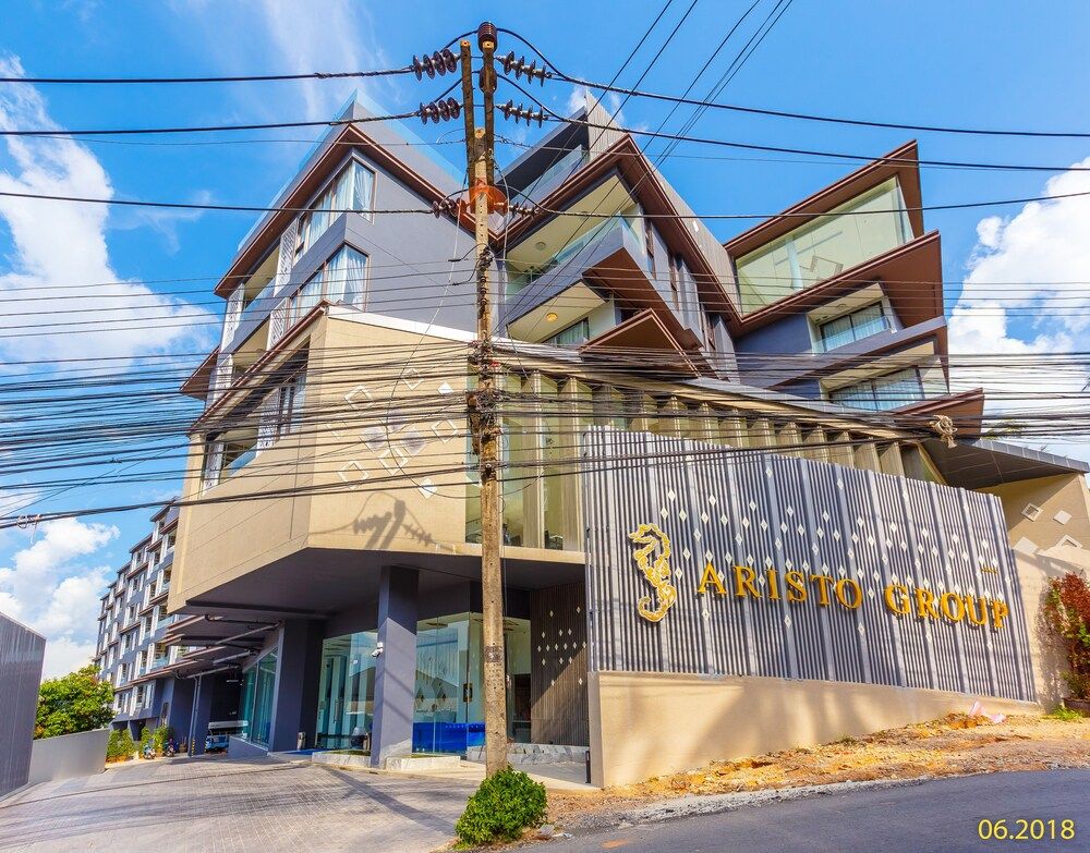 undefined The Aristo Beach Front 713 by Holy Cow 2