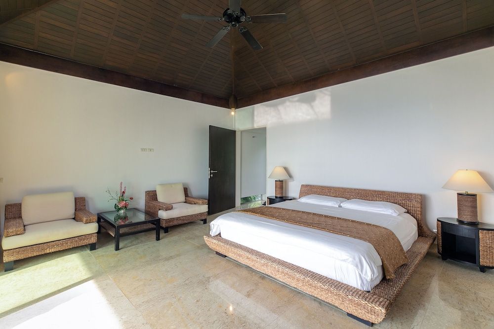 undefined Spacious 5-Bedroom Surin Beach Villa 6