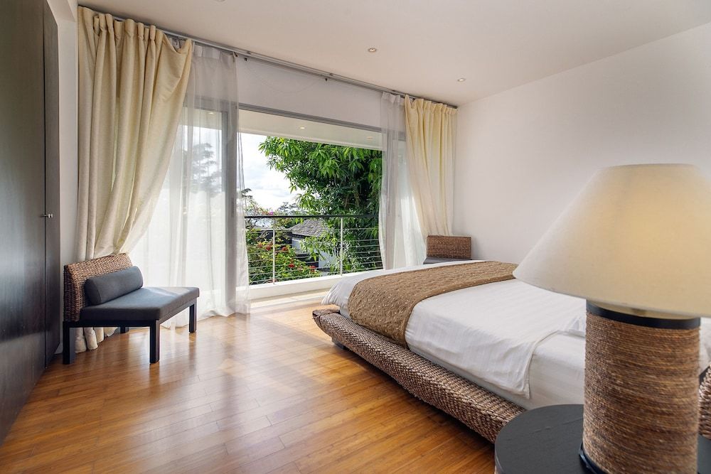 undefined Spacious 5-Bedroom Surin Beach Villa 5