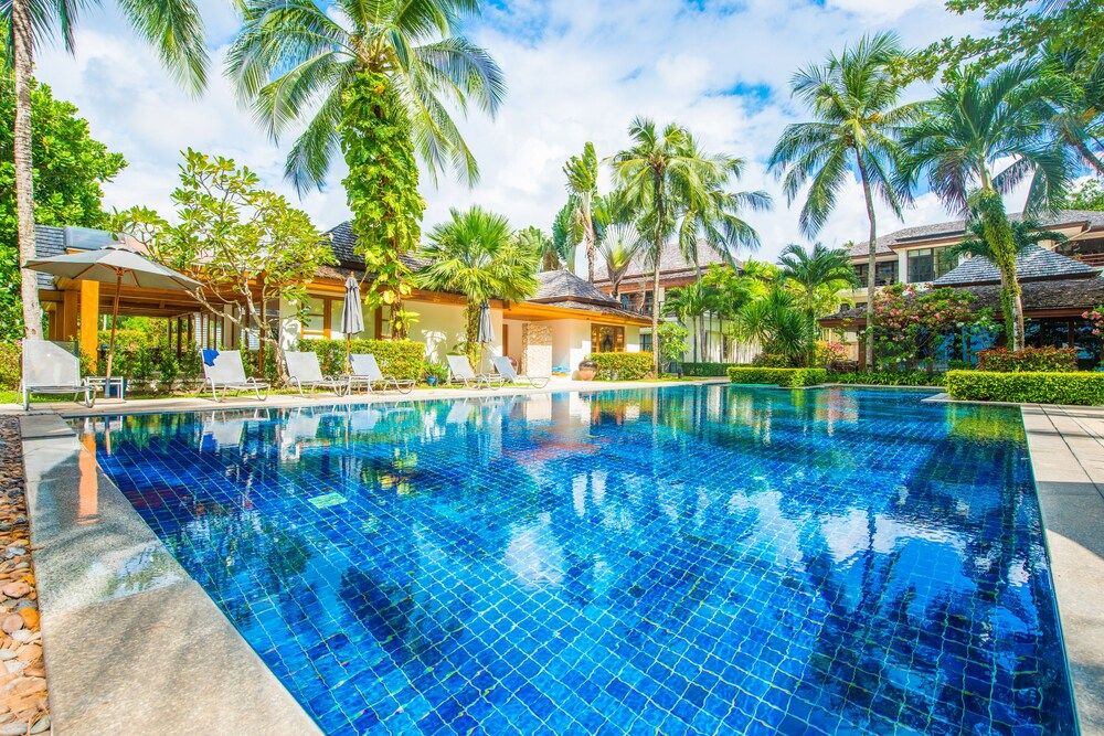 undefined Charming Beachfront Villa on Bangtao 4