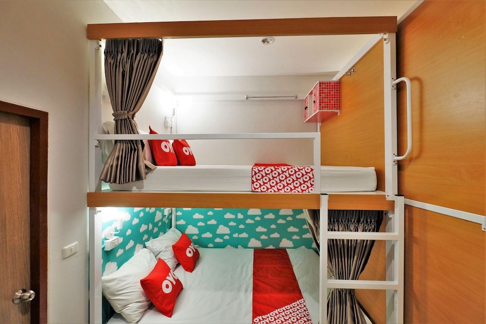 Shared Dormitory, Women only