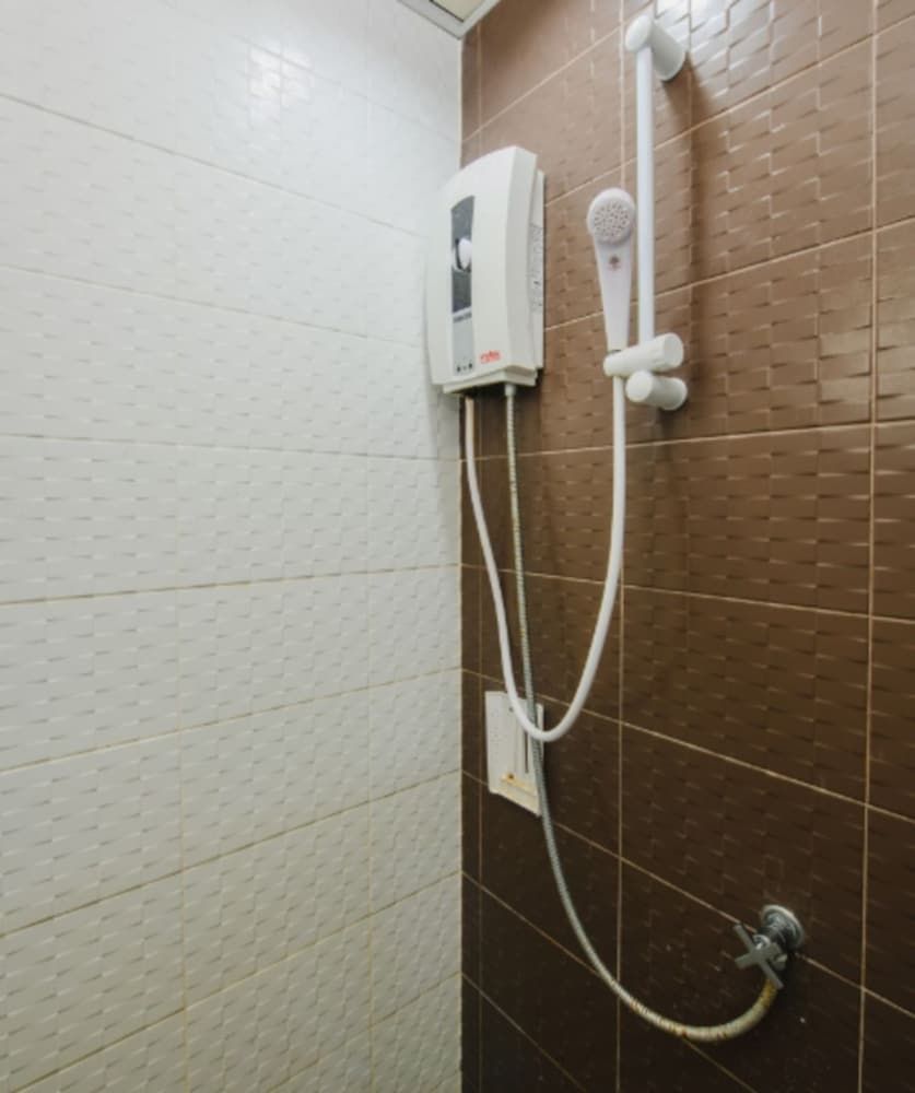 undefined Tyler Cherngtalay 9