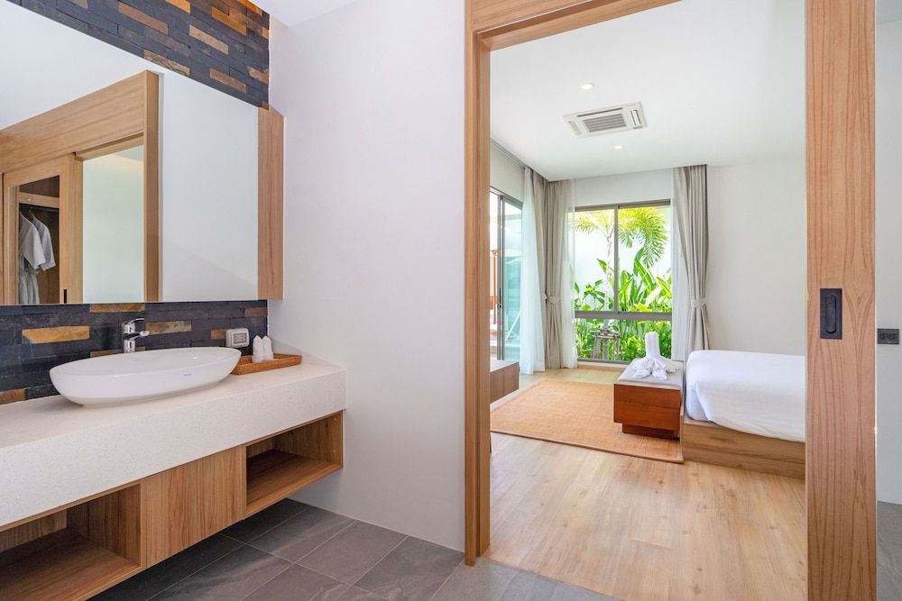 3 Bedroom Grand Deluxe Garden Pool Villa
