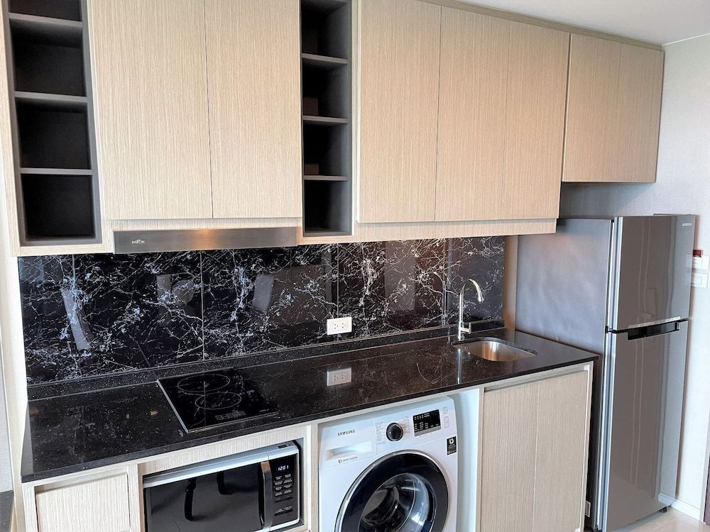 Mida Grande apartment by Lofty Comfort Apartment, 1 Queen Bed, Ocean View 4