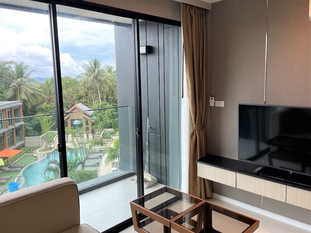 Mida Grande apartment by Lofty Comfort Apartment, 1 Queen Bed, Ocean View 6