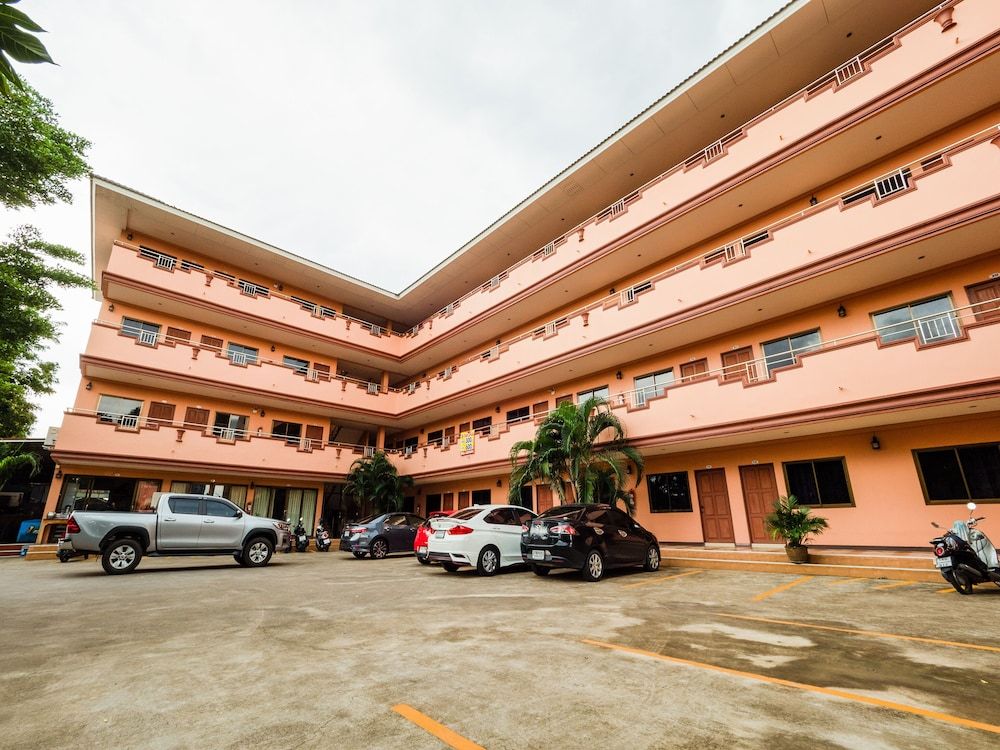 undefined OYO 1087 Udom Khomkham Apartment 5