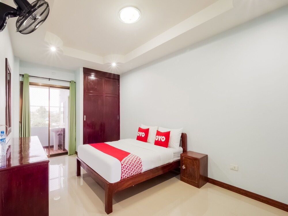 OYO 1087 Udom Khomkham Apartment Basic Double Room 3