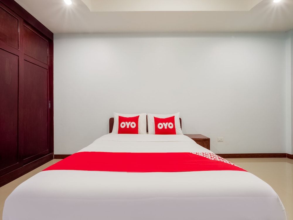 OYO 1087 Udom Khomkham Apartment Basic Double Room 4