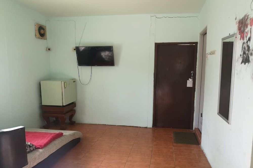 undefined OYO 1063 Kingfha Resort 10