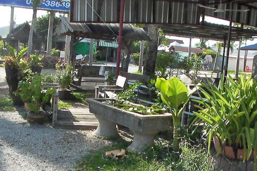 undefined OYO 1063 Kingfha Resort 4