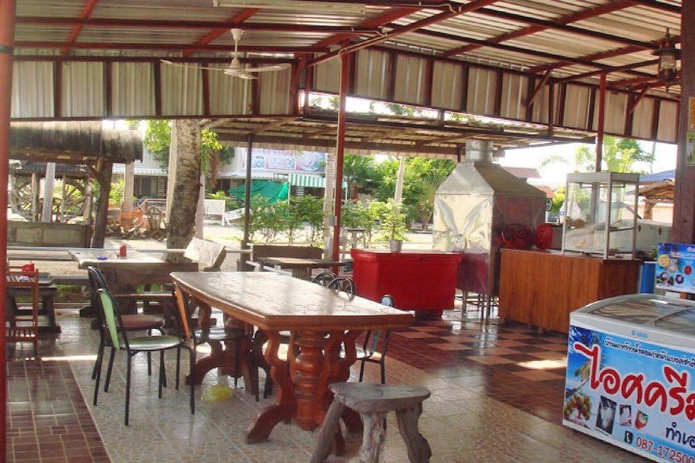 undefined OYO 1063 Kingfha Resort 5