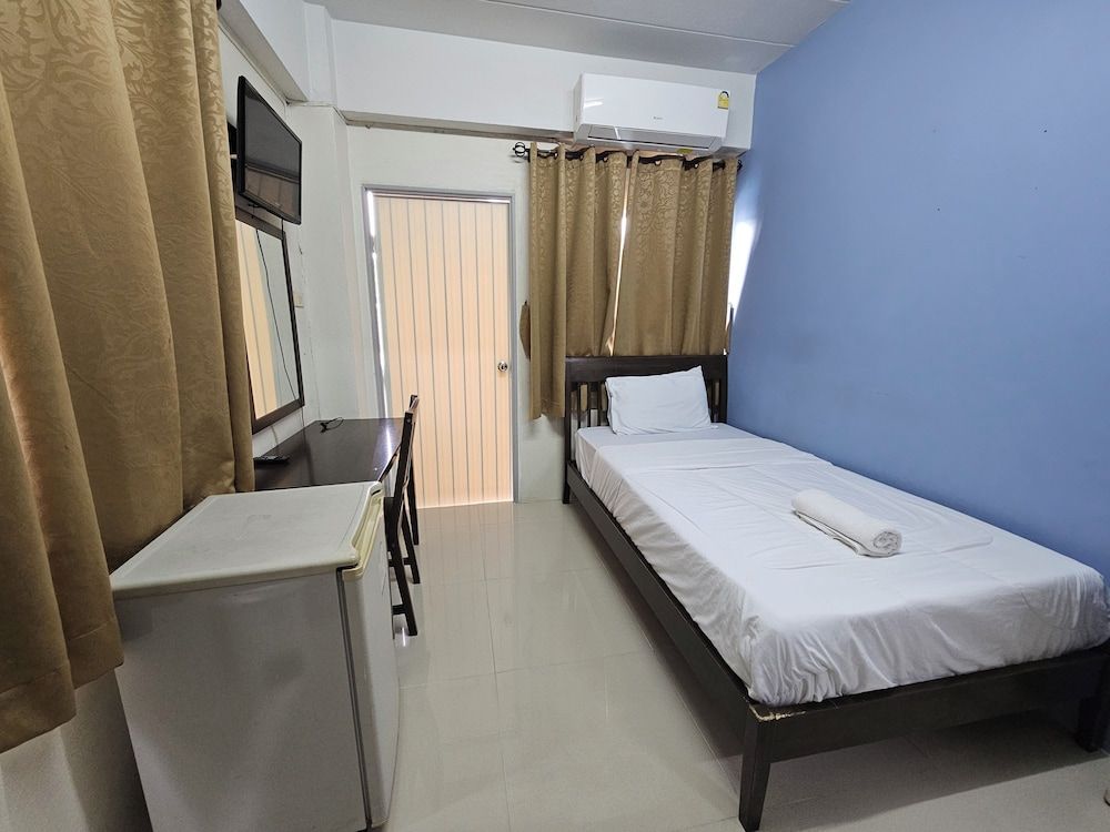 undefined Si Fah at Bangsaen Hotel 7