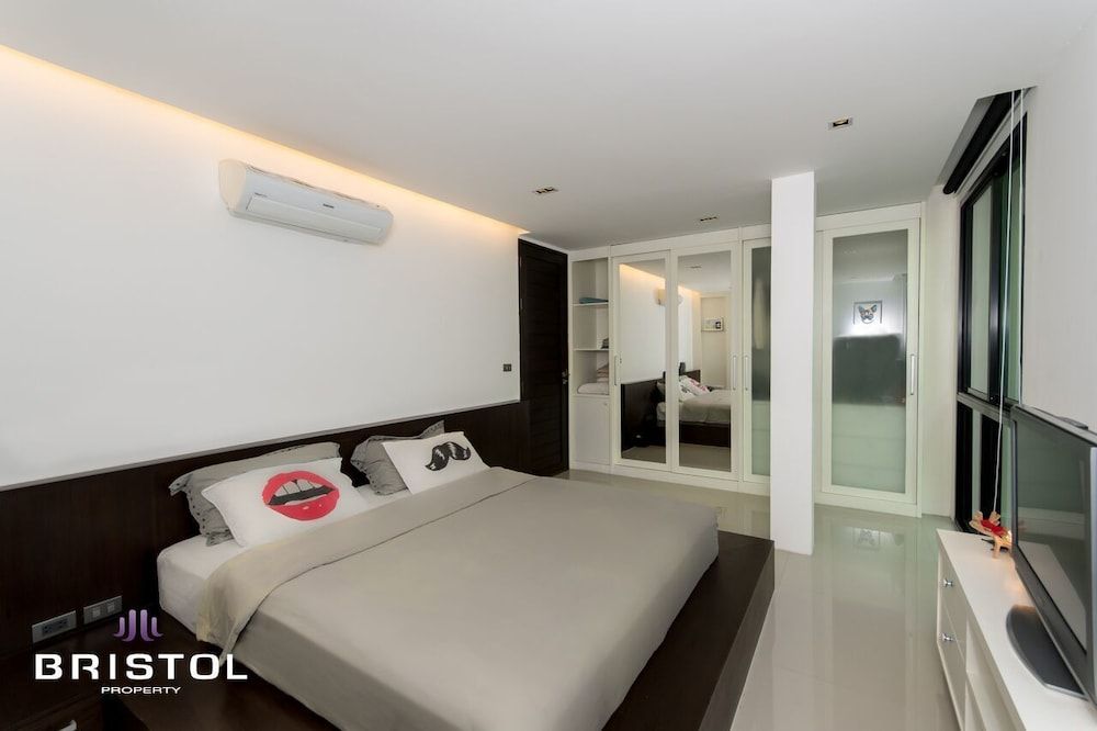 undefined State Of The Art 4 Bedrooms Sea View Pool Villa by Bristol 4