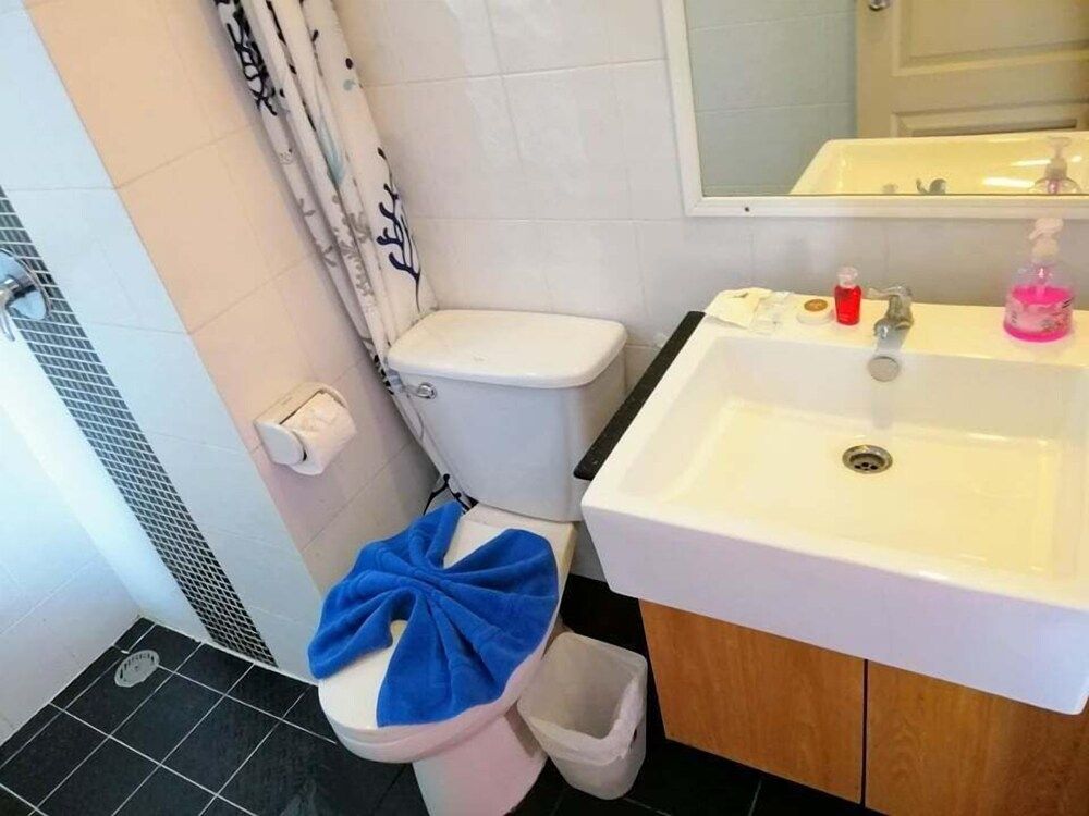 undefined Kamala 555 10