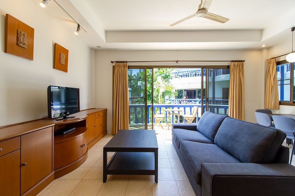 The Club Residence by Alexanders Apartment, 2 Bedrooms, Pool View 5