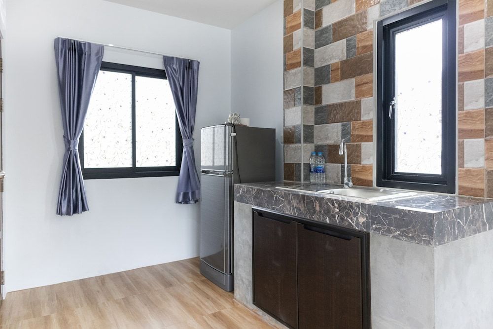 OYO 744 @Home Kamala Hills Deluxe Double Room 8