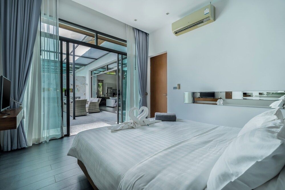 Coco Kamala by Villacarte 3 Bedrooms 4