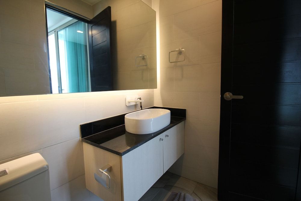 Oceana Resort A15 One Bedroom Apartment 13