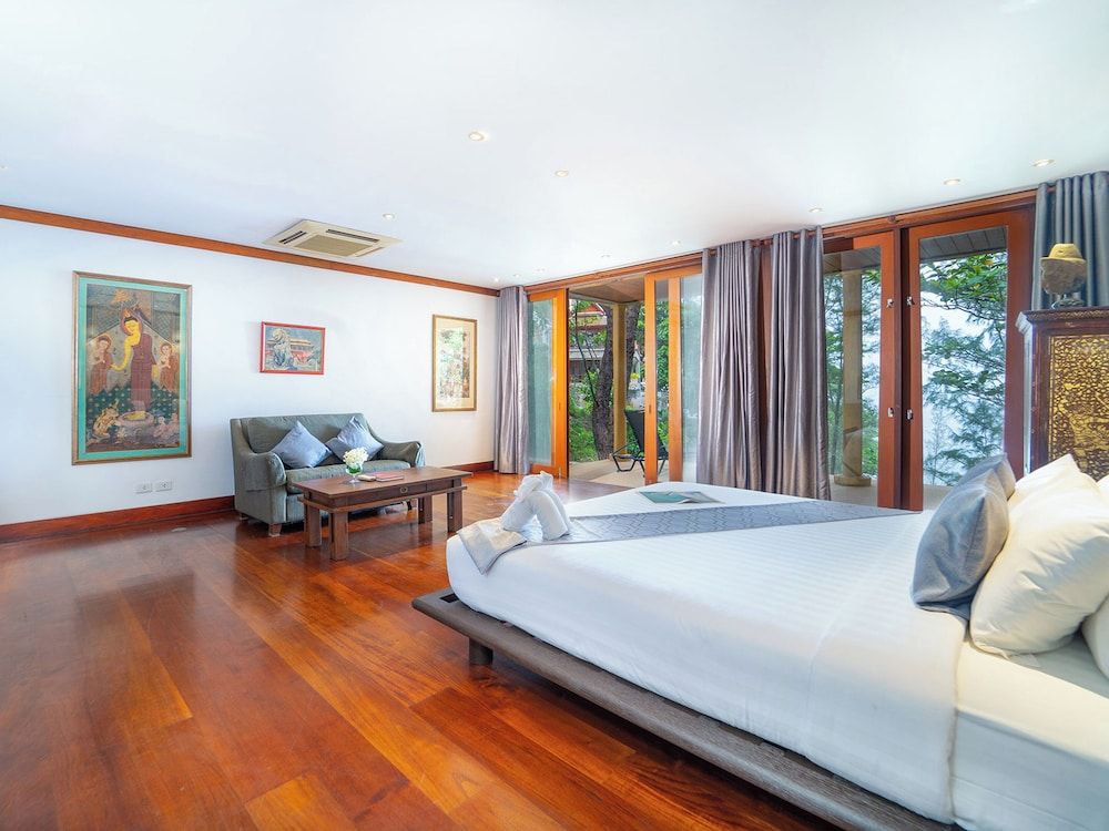 Villa Chada Villa, 6 Bedrooms 5