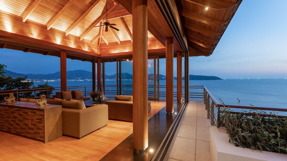 undefined Villa Chelay - Luxury Waterfront Villa 3