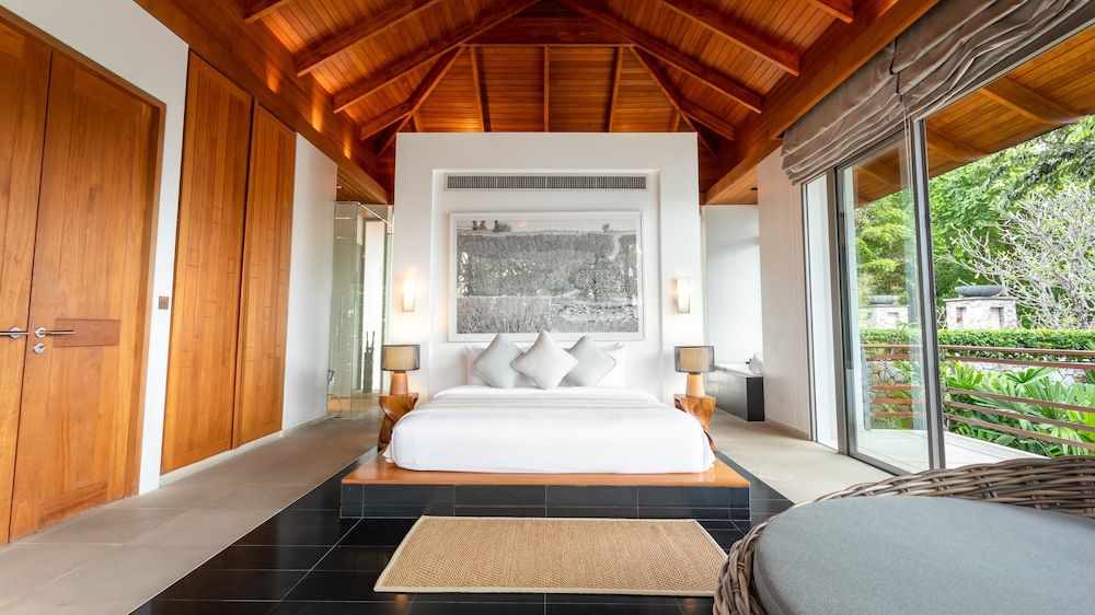 Villa Chelay - Luxury Waterfront Villa Luxury Villa, 4 Bedrooms, Ocean View, Oceanfront 8