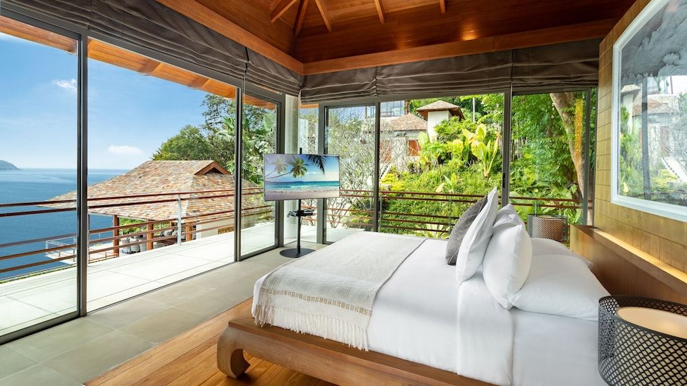 undefined Villa Chelay - Luxury Waterfront Villa