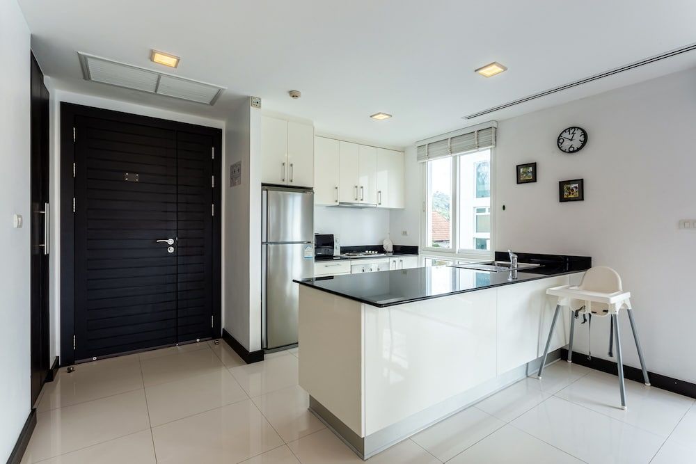 undefined The Palms Kamala by Lofty 10