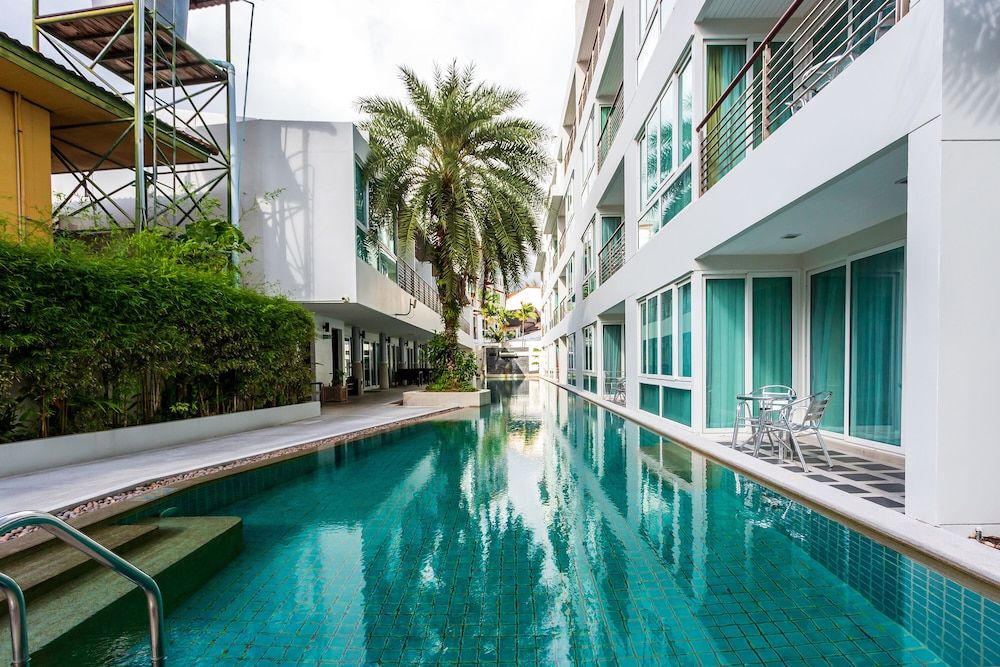 undefined The Palms Kamala by Lofty 3