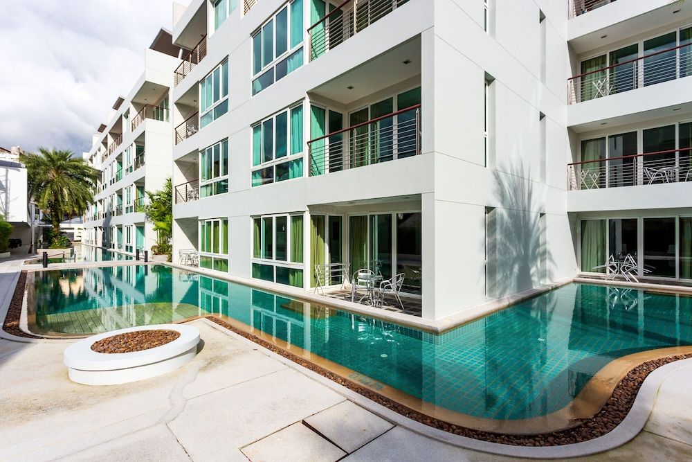 undefined The Palms Kamala by Lofty 4