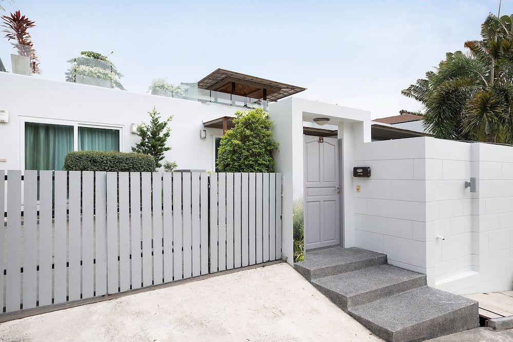 undefined Miami-Style 2BR Pool Villa Janine Kamala 2