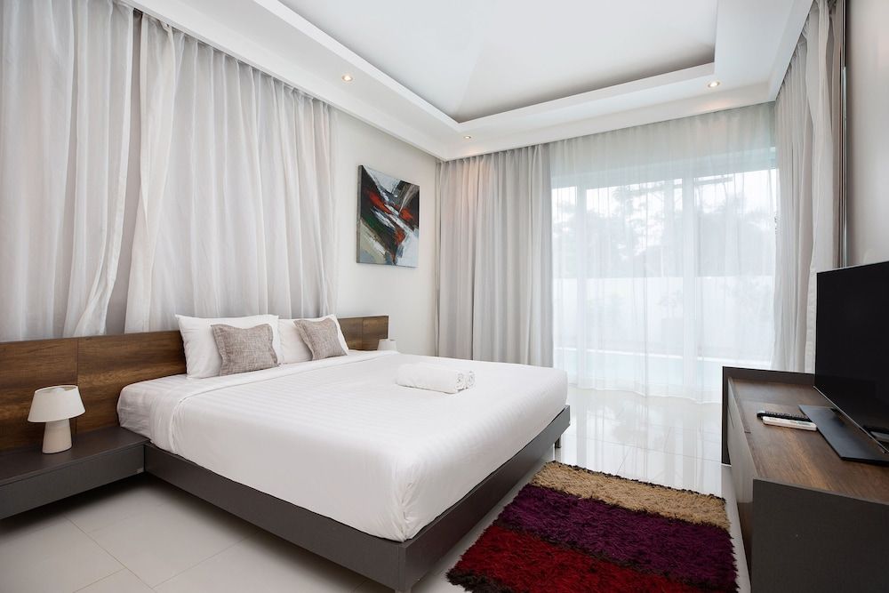 undefined Miami-Style 2BR Pool Villa Janine Kamala 5