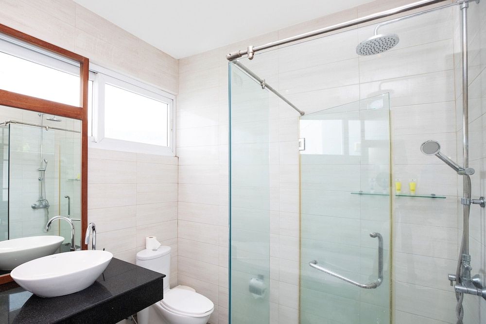 Miami-Style 2BR Pool Villa Janine Kamala Deluxe Villa 8