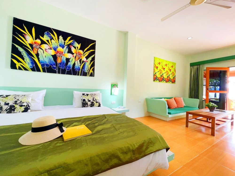 Cruiser Island Resort by Swiss-Belhotel Deluxe Beachfront Suite 5