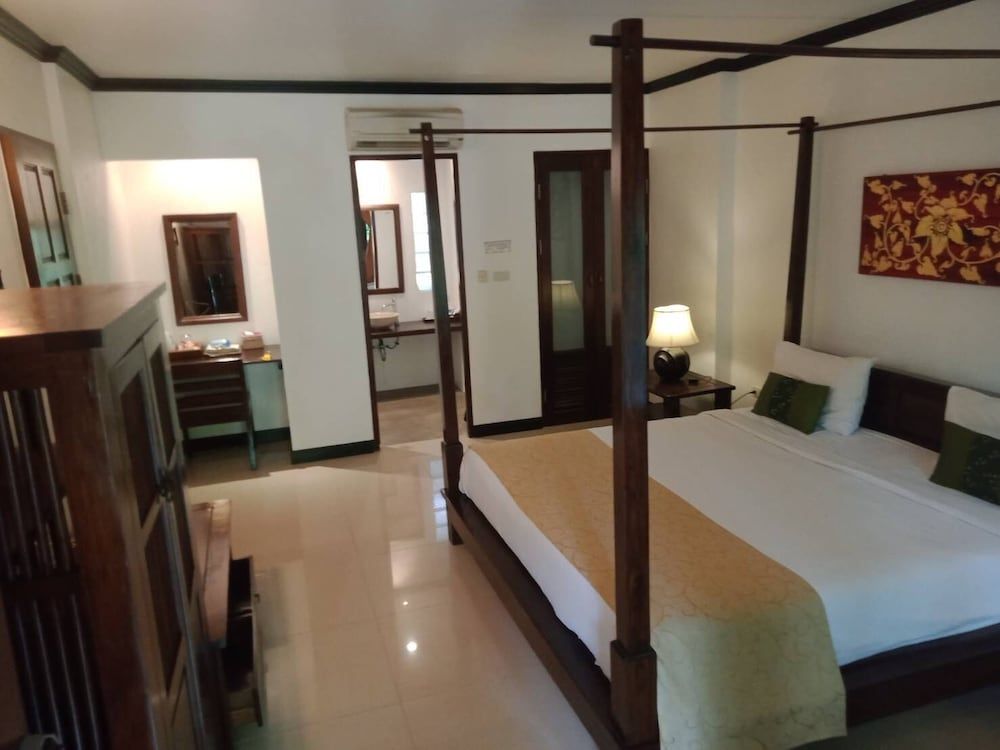 Seashell Resort Koh Tao Deluxe Room with Garden View 7