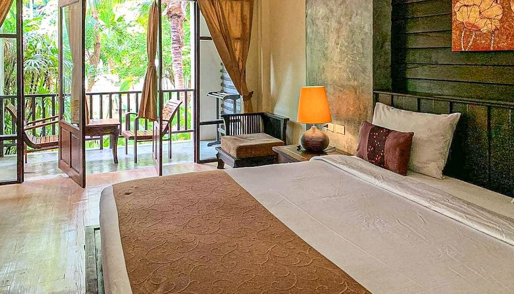 Seashell Resort Koh Tao Deluxe Room with Garden View 3