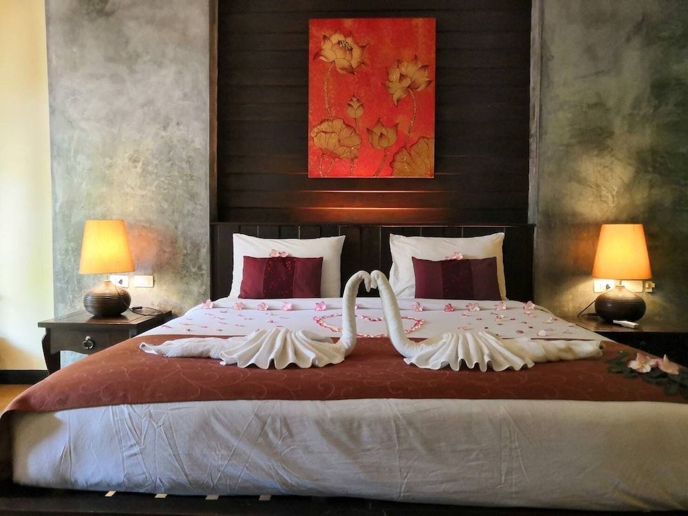 Seashell Resort Koh Tao Deluxe Room with Garden View 4