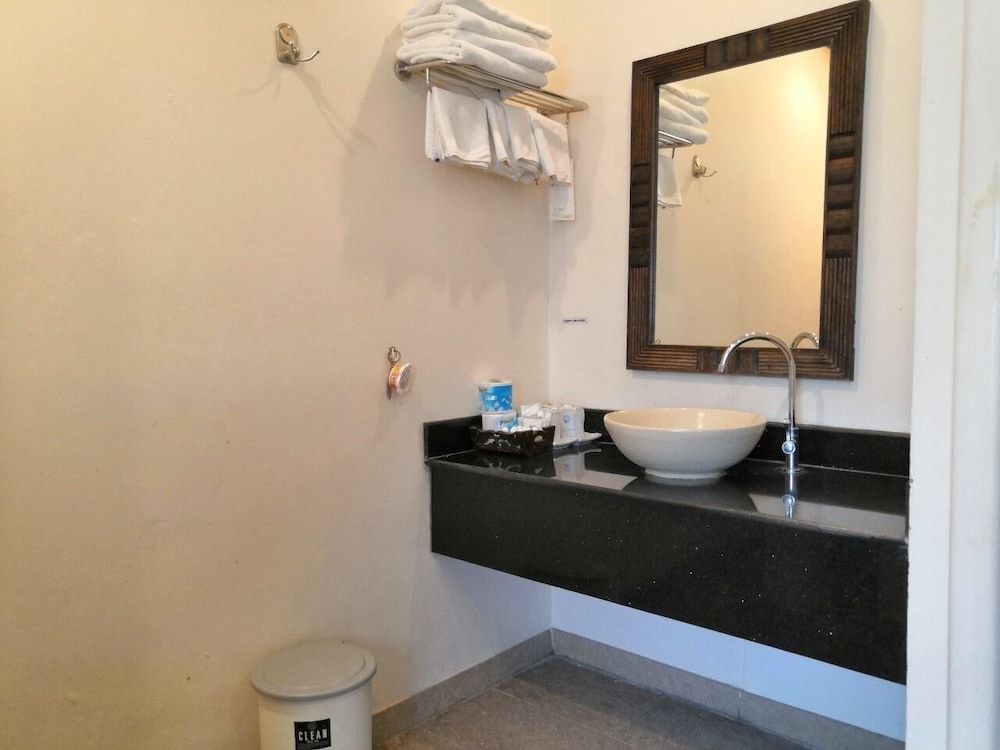 Seashell Resort Koh Tao Deluxe Room with Garden View 12