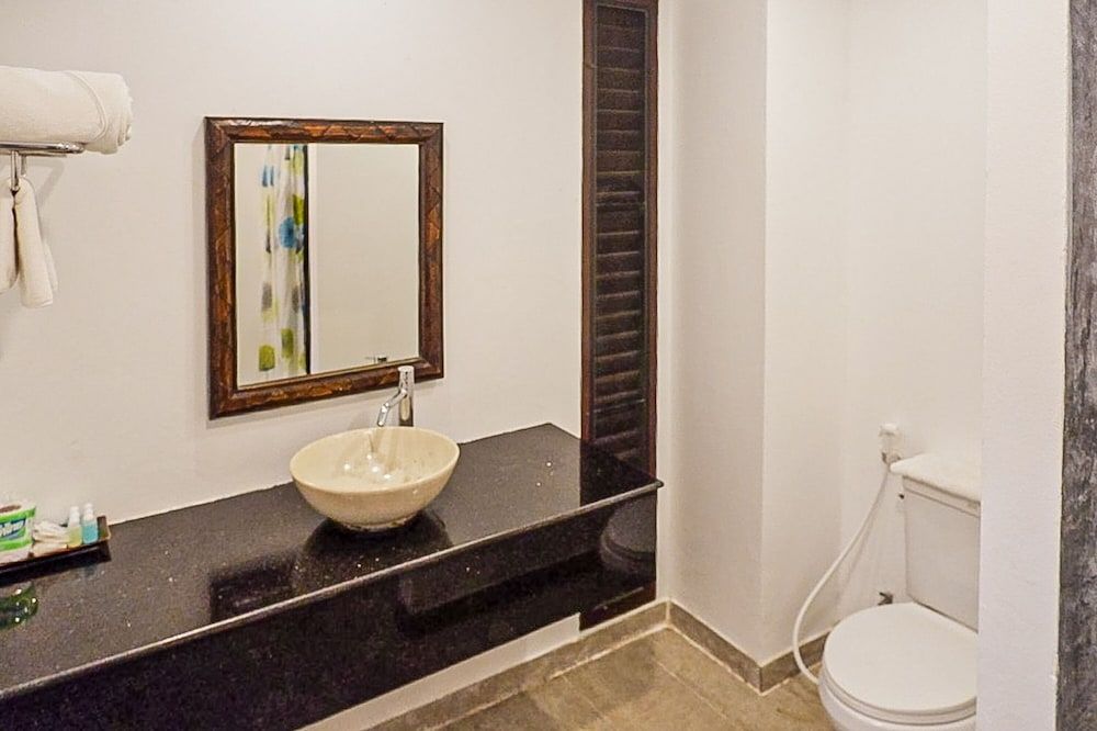 Seashell Resort Koh Tao Deluxe Room with Garden View 11